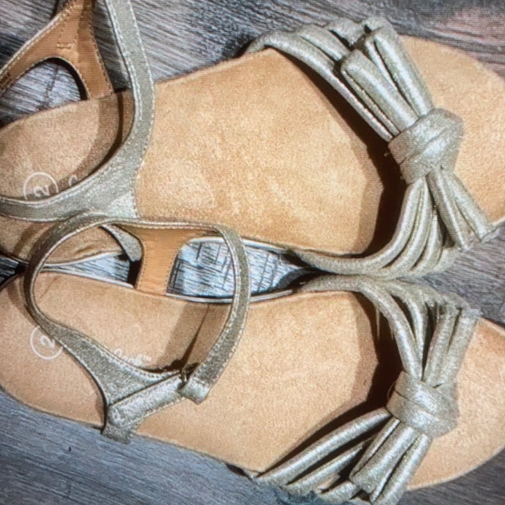 Cat & jack Karissa gold sandals